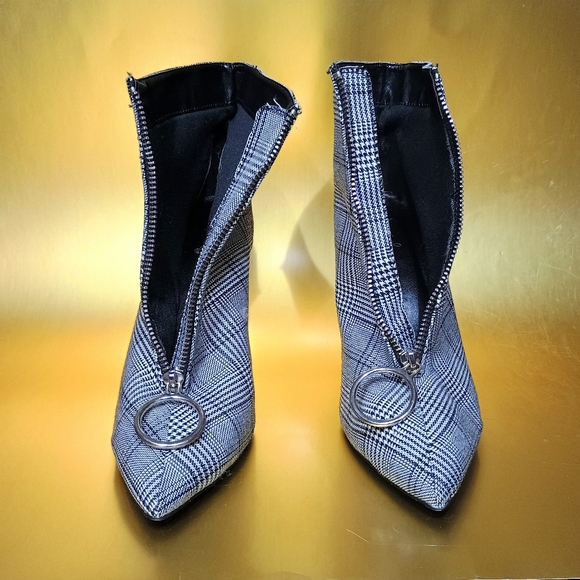 Qupid Plaid Stiletto Zip-up Booties - Picture 6 of 7
